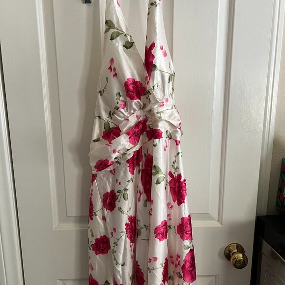 FLORAL DRESS - Picture 1 of 3